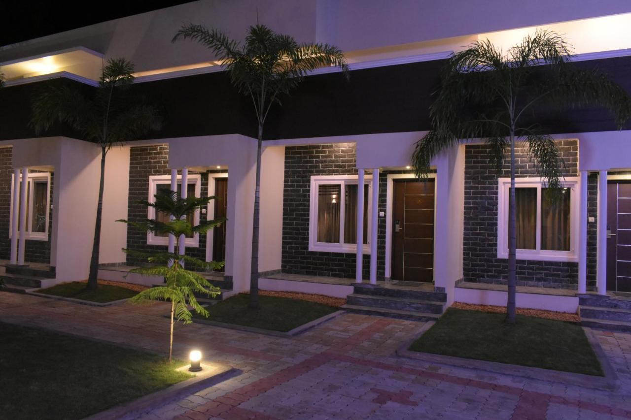 فندق Tranquil Park بونديتْشيري المظهر الخارجي الصورة